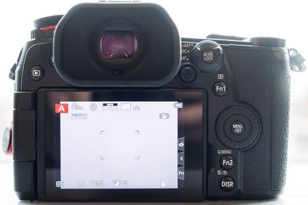 Беззеркальный фотоаппарат Panasonic Lumix DC-G9