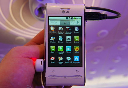 Смартфон LG GT540
