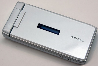 Мобильный телефон Toshiba REGZA T004