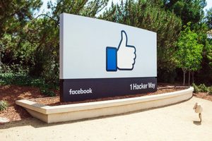 Facebook купила разработчика CRM-системы