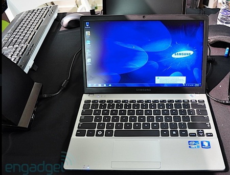 Ноутбук Samsung Series 3 Ноутбук Samsung Series 3