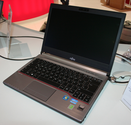 ноутбук Fujitsu LifeBook E733 ноутбук Fujitsu LifeBook E733