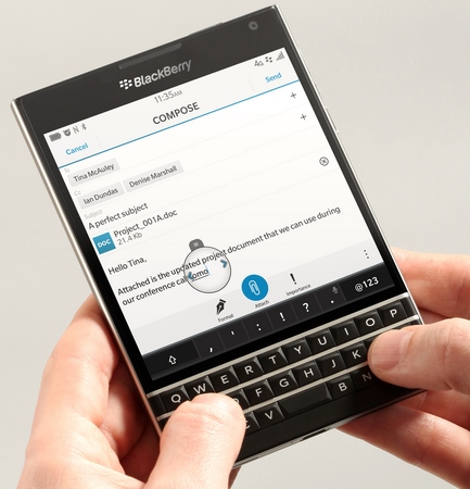 Смартфон BlackBerry Passport