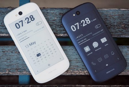 Смартфон YotaPhone 3