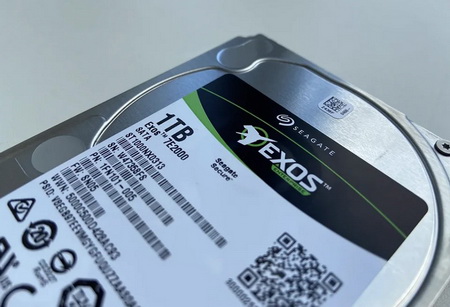 Накопитель Seagate Exos 7E2000