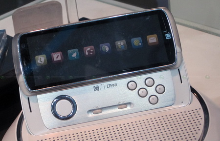 ZTE концепт в виде игровой консоли ZTE концепт в виде игровой консоли