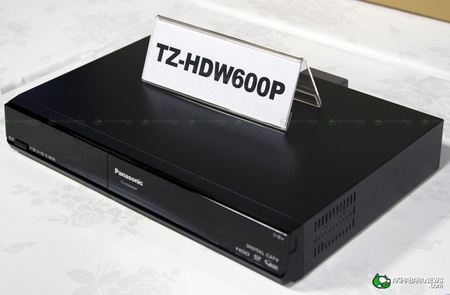Телевизионная приставка Panasonic TZ-HDW600P